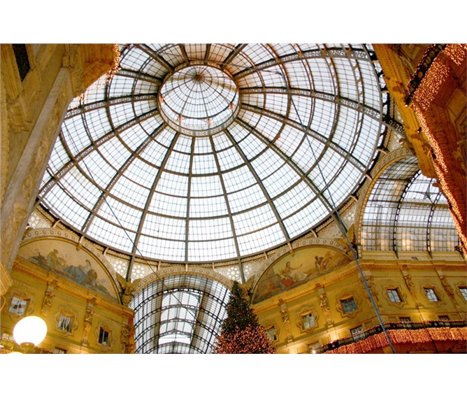 Milano a výstava EXPO Český den - Itálie - Miláno - Galleria Vittorio Emanuelle, kopule z ocelových nosníků, zasklená