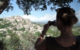 Horské vesnice Provence - Francie - Provence - krásný pohled na městečko Gordes