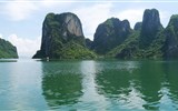 Vietnam - Vietnam - Dračí zátoka (Ha Long) v Tonkinském zálivu, vápencový kras v moří, přes 2.000 ostrůvků