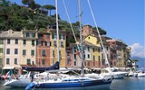 Portofino - Itálie - Ligurie - Portofino, přístav plný barevných domů a plachetnic