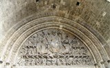 Moissac - Francie - Gaskoňsko - Moissac, St.Pierre, tympanon s Kristem na trůmu, kolem symboly 4 evangelistů, dole 24 starců s korunami