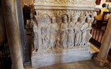 Milano, Turín, Janov a Cinque Terre letecky a rychlovlakem - Itálie - Milán - bazilika sv.Ambrože, základem amba (1196) je římský sarkofág