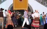 Sao Miguel - Portugalsko - Azory - Ponta Delgada, folklorní slavnost místních tanečníků