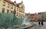Polsko, po stopách králů a svatého Vojtěcha - Polsko - Vratislav (Wroclaw), Skleněná fontána neoficiálně nazývaná Pisoár
