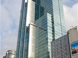 Varšava (Warszawa) - metropole v zeleni vlakem nejen po stopách F. Chopina 2026  Polsko - Varšava - Lim centrum, 1977-89, 140 m výšky, návrh T.Stefanski a kol. (foto Lukáš Zedníček)