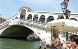 Rialto - Itálie - Benátky - Ponte Rialto, nejstarší most přes Canal Grande, dokončen 1591, autor Antonio da Ponte