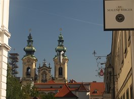 Zážitkový advent v Linci (LINZ) a slavná Pöstlinbergská dráha vlakem 2022  Rakousko - Linec -  půvab věží starého města (Ursulinenkirche)