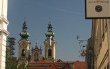 Linec, Kremsmünster, velká zahradnická výstava 2017 - Rakousko - Linec -  půvab věží starého města (Ursulinenkirche)