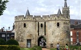 Cambrai - Francie - Pikardie - Cambrai, brána městských hradeb Porte de Paris, také nazývaná Porte Saint Sépulcre.