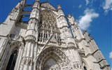 Beauvais - Francie - Pikardie - Beauvais, Saint Pierre, nikdy nedostavěna loď, J průčelí architekt Martin Chambiges, 1500-10