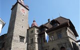 Švýcarský advent a slavnost Klausjagen 2018 - Švýcarsko - Lucern - stará radnice na Kornplatz, dlouho sloužila jako obilní silo