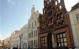 Hamburk, Lübeck, architektura a ostrov Rujána - Německo - Wismar, Alter Schwede, 1380, nejstarší dům města
