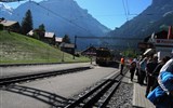 Grindelwald - Švýcarsko - na nádraží  v Grundu (Grindelwald), trať WAB, celková délka 29,36 km, provozní 19,2 km