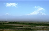 Arménie, země Malého Kavkazu - Arménie - Ararat nad řekou Araks (hranice s Turky), dnes bohužel na území Turecka
