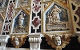 Sardinie, rajský ostrov nurágů v tyrkysovém moři chata 2019 - Itálie - Sardinie - Cagliari, kaple San Lucifero, 80 výklenků s ostatky svatých podivných jmen