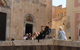 Cagliari - Itálie - Sardinie - Cagliari, dóm, nad bočním portálem mozaika sv.Cecílie se symbolem varhan