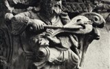 Vienne - Francie -  Vienne, Saint Maurice, král David jako hudebník, románská dekorace sloupu, 12.století