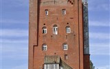Hamburk - Německo - Hamburg - Neuwerk Turm, 1310, maják, nejstarší stavba ve městě (Wiki free)