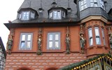 Goslar - Německo - Harc - Goslar, budova staré radnice, postavená 1494 obchodníky se suknem, dnes hotel, často přestavována