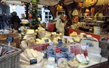 Bad Tölz - Německo - Bavorsko - Bad Tölz, na adventním trhu si můžete koupit i sýry z alpských luk