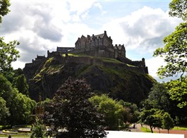 Edinburgh, letecký eurovíkend, Rosllynská kaple, opatství na řece Tweed a krásy Skotské vysočiny 2022  Velká Británie - Skotsko - Edinburgh - hrad