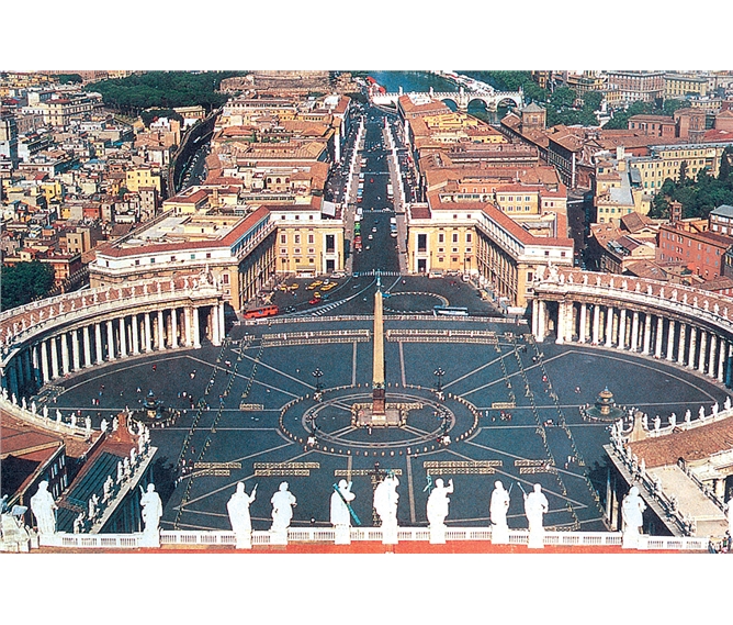 Řím a Vatikán letecky - Vatikán - Řím - Svatopetrské náměstí, podoba od Alexandra II. (1655-67), kapacita 400.000 lidí