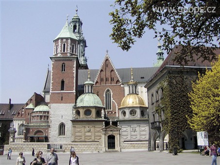 Zájezdy pro kolektivy - Polsko - Krakov - katedrála sv. Stanislava a Václava, 1320-64, na místě románské katedrály sv.Václava z roku 1038
