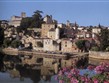 Francie, Périgord, městečko nad řekou