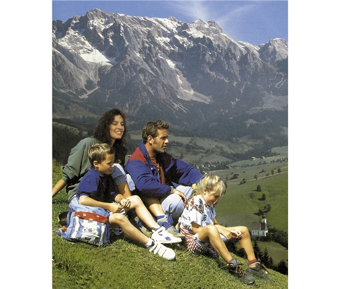 Lechtalské údolí s kartou - Rakousko, Alpy