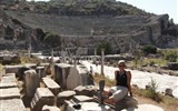 Turecko, západní pobřeží - Turecko - Efes - zříceniny antických památek všude kolem
