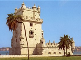 Portugalsko, země mořeplavců, vína a památek UNESCO 2022  Portugalsko - Lisabon - Belémská věž (Torre de Belém), 1515-21 na paměť výpravy Vasco de Gamy v manuelském stylu
