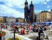 Polsko - Krakow - Mariánská bazilika se 2 věžemi, vyšší zvaná Hejnalica gotická, nižší renesanční
