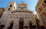 Sardinie - Itálie - Sardinie - Cagliari, katedrála z 13.století v pisánském slohu, v 17.století rekonstruována barokně