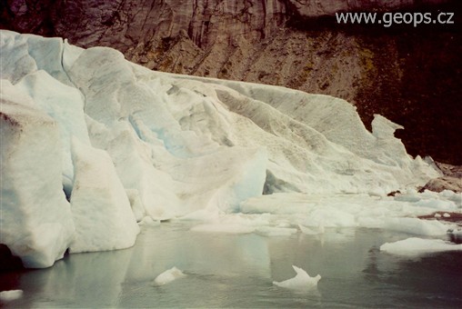 Zájezdy pro kolektivy - Norsko - ledovec Jostedalsbreen, jeden z jeho splazů