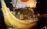 Norská metropole Oslo - Norsko - Oslo - replika rákosového člunu Ra Thora Heyerdahla s kterým přeplul roku 1970 Atlantik a dokázal možnost kontaktu starověkých civilizací přes oceán