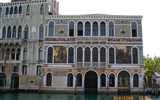 Benátky a ostrovy, La Biennale 2017 - Itálie - Benátky - renesanční Palazzo Barbarigo, 1569, průčelí zdobené skleněnými mozaikami z ostrova Murano z roku 1886 (inspirace sv.Markem)