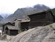 Švýcarsko, Saas Fee, historické domy na kůlech, prý jako ochrana proti myším