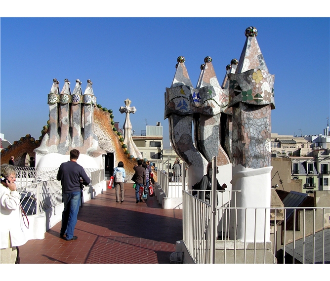 Barcelona a Montserrat s pobytem u moře - Španělsko - Barcelona - Casa Batlló, autor Antoni Gaudí, jedna z perel světové moderní architektury