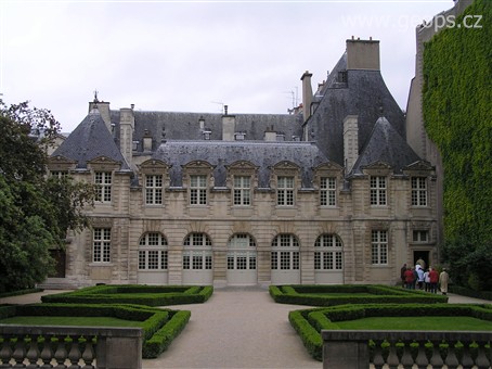 Francie, Paříž, Palác Sully