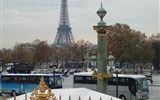 Paříž a nejkrásnější zámky v Île de France - Francie - Paříž - Eiffelova věž, vysoká 324 m, váží 10.000 tun, z železných nosníků spojených 2,5 miliony nýtů