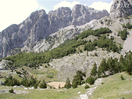 Zájezdy s turistikou - Albánie - hory pokrývají většinu území a jsou překrásné
