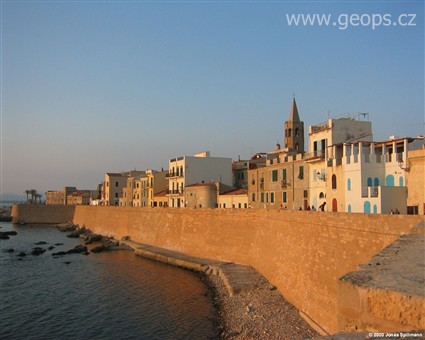 Itálie - Sardinie - Alghero, městské hradby ze 16.století