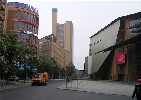 Německo, Berlín, moderní architektura - Debis House