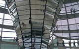 Berlín a večerní slavnost světel, výstavy Botticelli a Mondrian - Německo, Berlín, Reichstag, interiér kopule