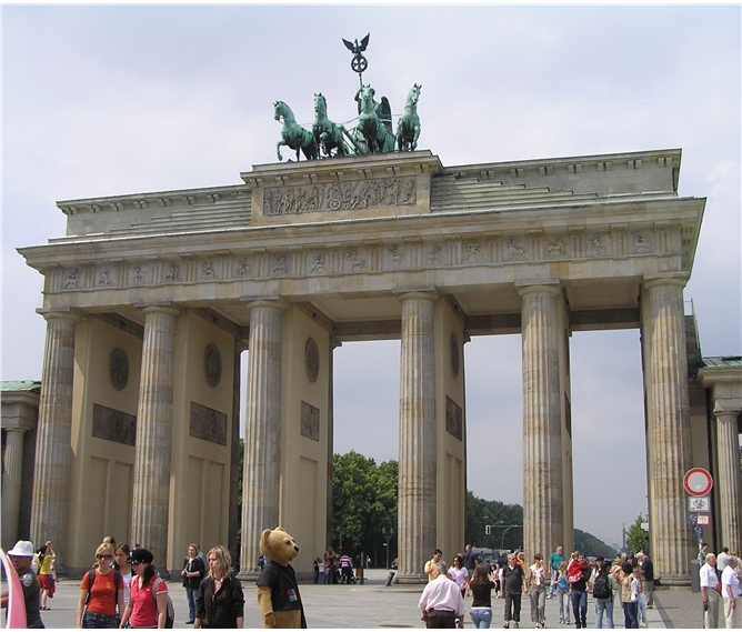 Berlín, město umění, historie i budoucnosti a Postupim 2017 - Německo - Berlín - Braniborská brána, symbol země