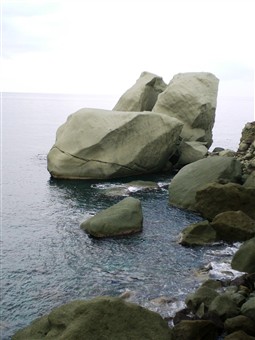Itálie - Ischia - divoké pobřeží