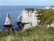 Francie - Normandie - Étretat, bělostné útesy nad modrým mořem