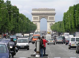Paříž, perla na Seině letecky, Versailles a výlet do Remeše rychlovlakem TGV 2024  Francie, Paříž, Vítězný oblouk