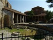 Itálie - Benátsko - Torcello, základy baptisteria ze 7.století před katedrálou
