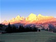 Itálie - Dolomity - probouzející se slunce nejdříve osvítí horské štíty